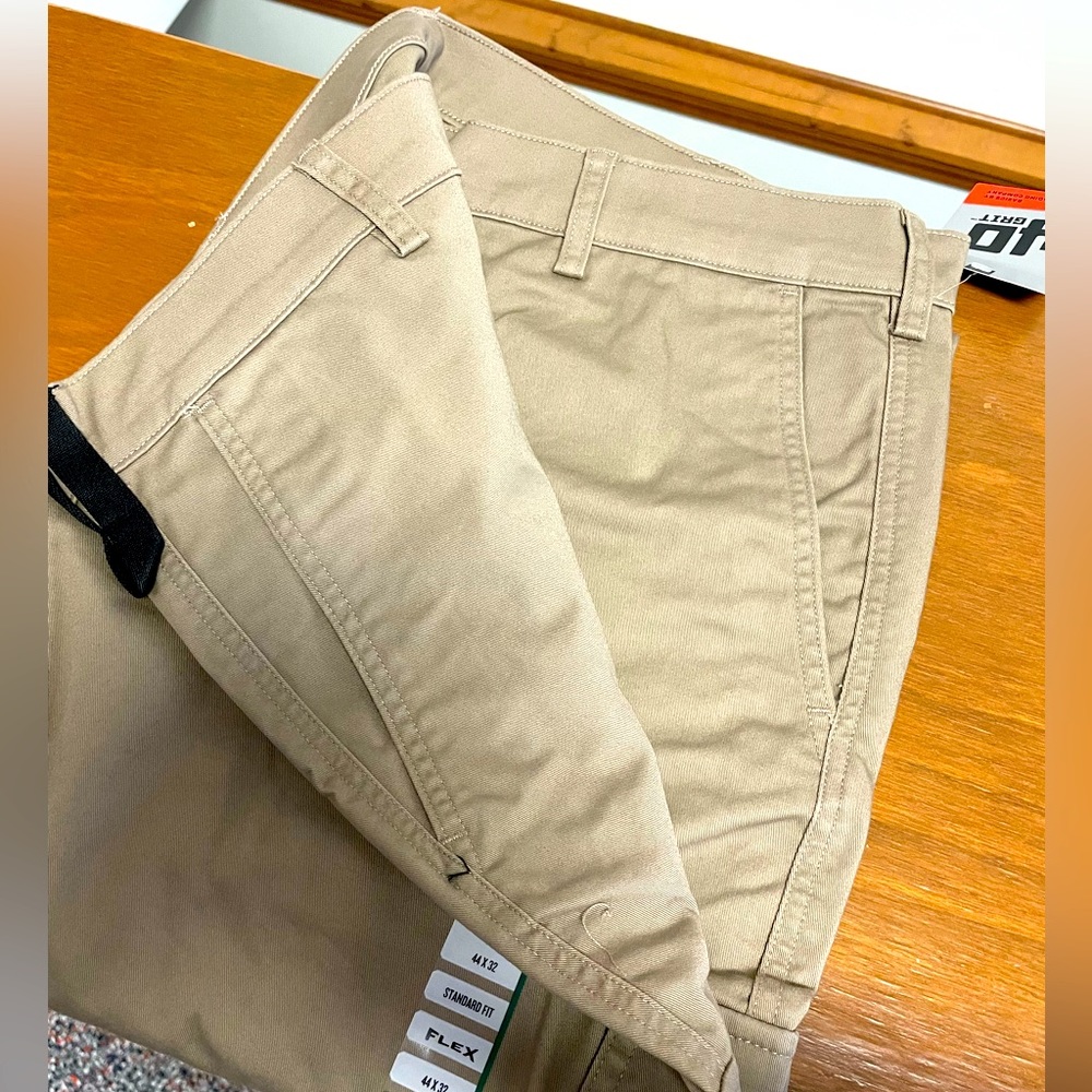 COPY - NWT Duluth khaki 44x32